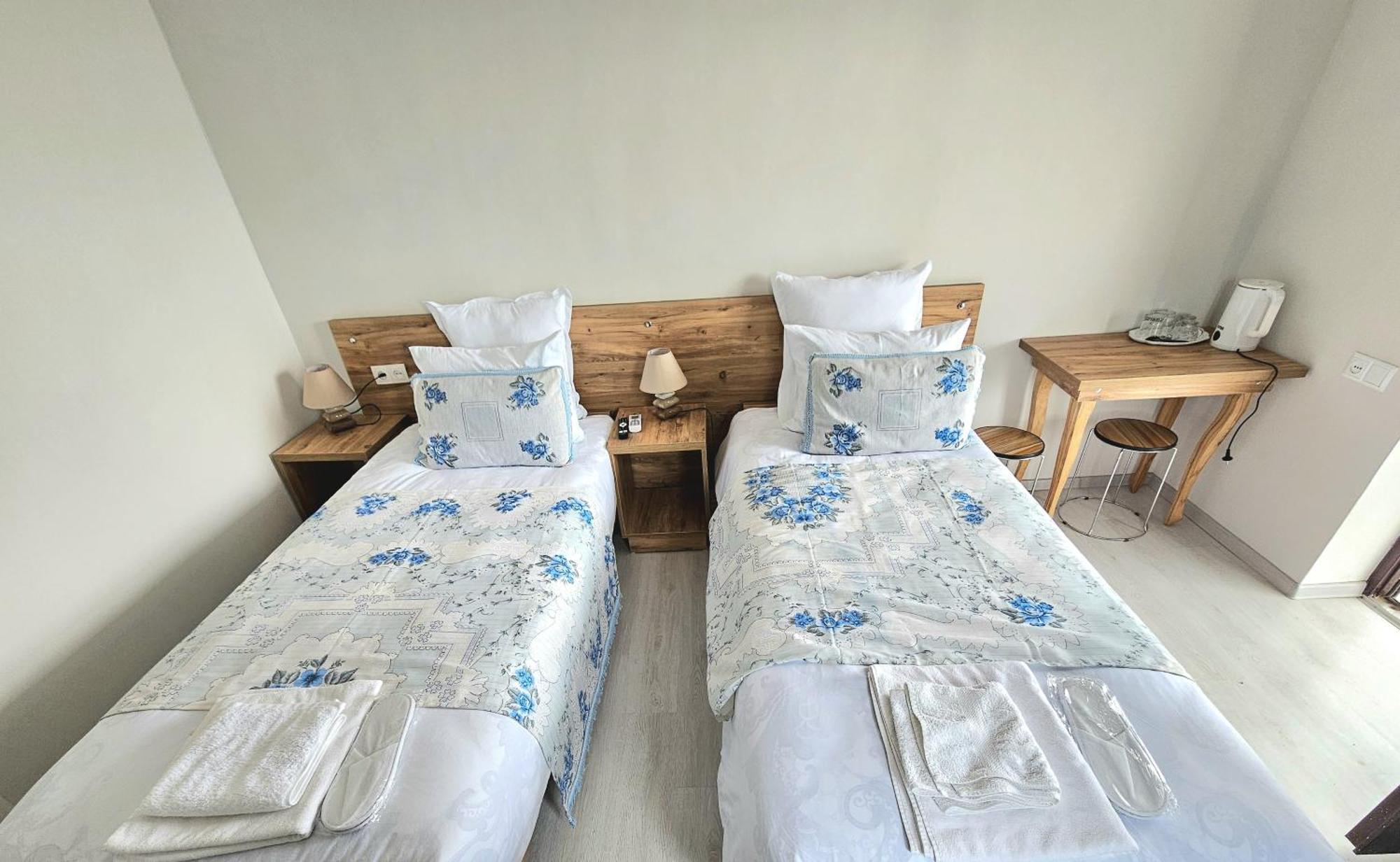 Hilltop Guest House Кутаиси Екстериор снимка