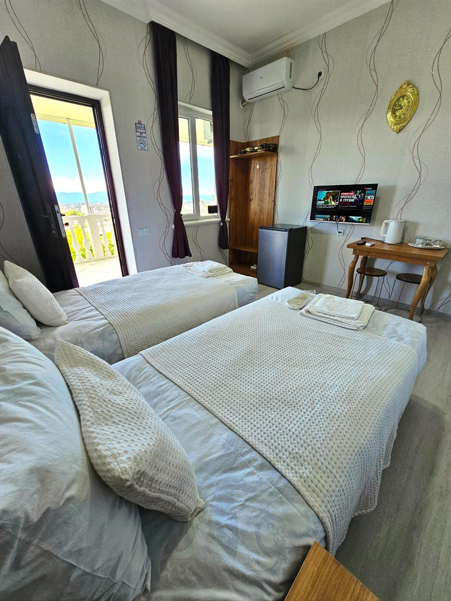 Hilltop Guest House Кутаиси Екстериор снимка